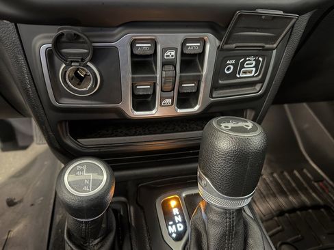 Used 2018 Jeep Wrangler Unlimited Sport S image 15