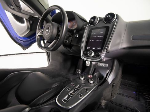 Used 2020 McLaren GT image 22