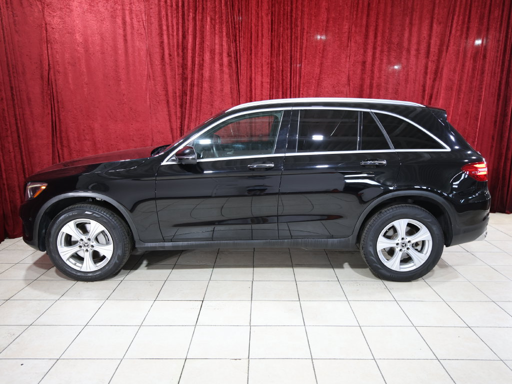 Used 2018 Mercedes-Benz GLC 300 w/ Premium Package image 4