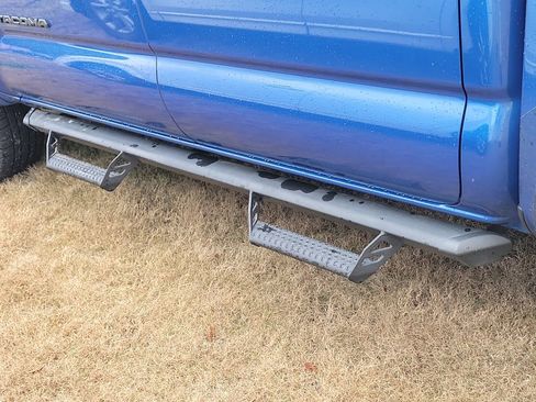 Used 2018 Toyota Tacoma SR5 image 14