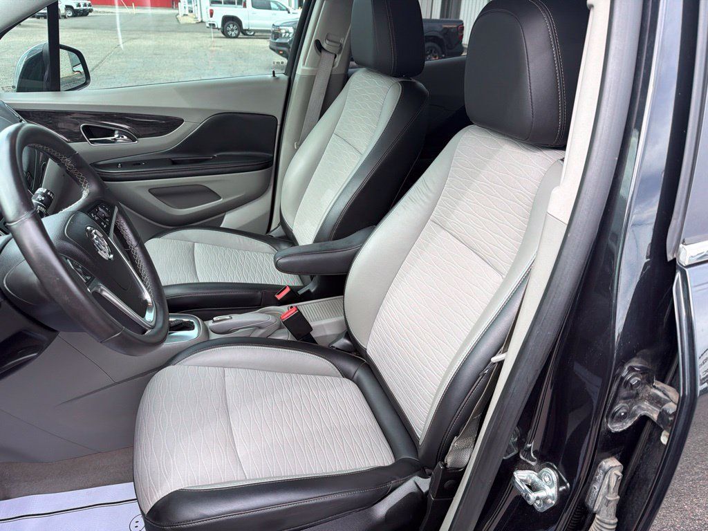 Used 2016 Buick Encore FWD image 19