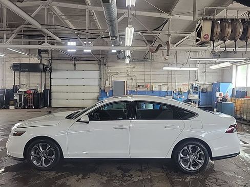 Used 2024 Honda Accord EX image 2