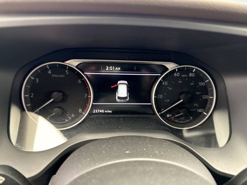 Used 2023 Nissan Rogue SV image 9