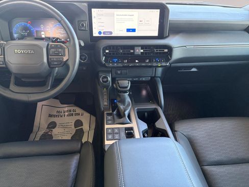 Used 2024 Toyota Land Cruiser image 11