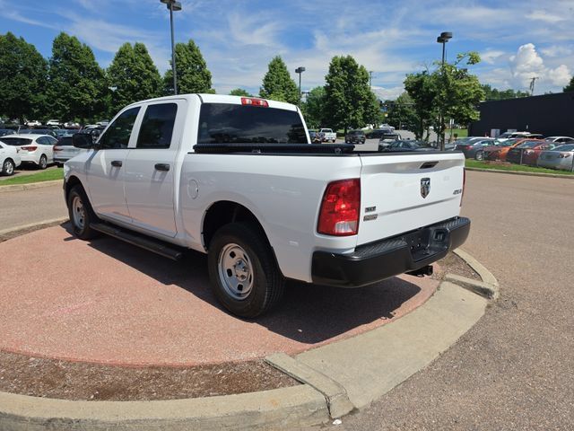 Used 2019 RAM 1500 4x4 Crew Cab Classic image 3