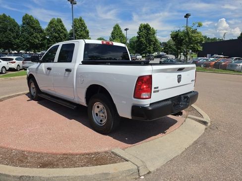 Used 2019 RAM 1500 4x4 Crew Cab Classic image 3