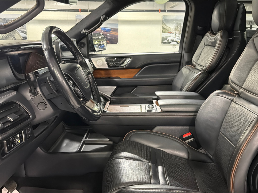 Used 2023 Lincoln Navigator L Black Label AWD/4WD image 10