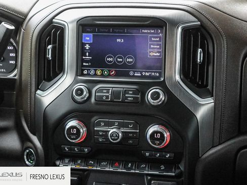 Used 2020 GMC Sierra 2500 Denali w/ Denali Ultimate Package AWD/4WD image 17