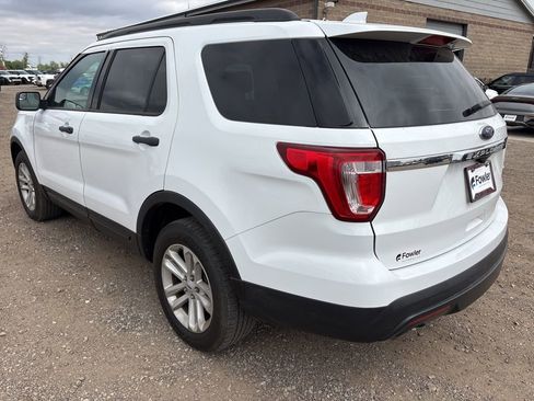 Used 2017 Ford Explorer 4WD image 3