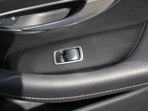 Used 2020 Mercedes-Benz E 350 4MATIC Sedan image 37