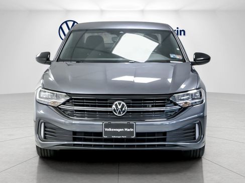 Used 2022 Volkswagen Jetta Sport image 8