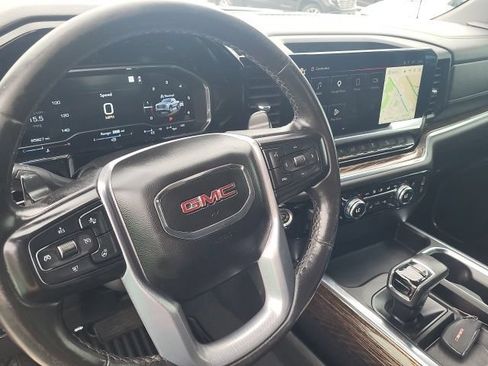 Used 2022 GMC Sierra 1500 Elevation w/ X31 Off-Road Package AWD/4WD image 9