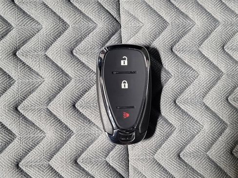 Used 2023 Chevrolet Equinox LS image 32