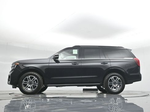 New 2025 Ford Expedition Active image 7