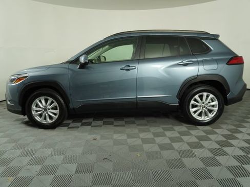 Used 2023 Toyota Corolla Cross LE FWD image 4