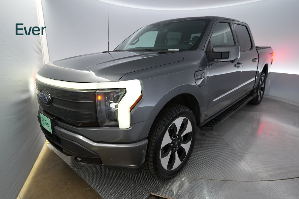 Used 2022 Ford F150 Lightning Platinum AWD/4WD image 2