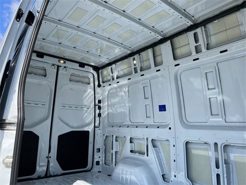 New 2024 Mercedes-Benz Sprinter 144 Cargo image 31