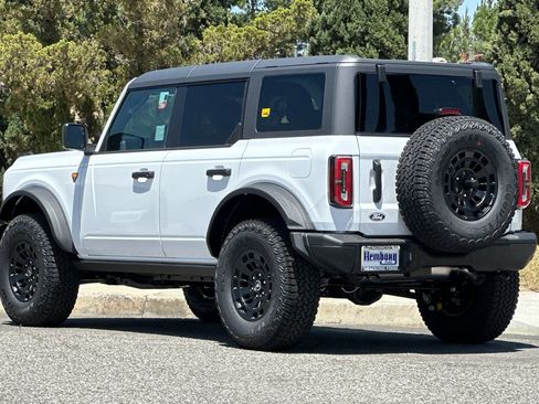 New 2026 Ford Bronco Badlands w/ Sasquatch Package AWD/4WD image 6