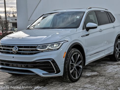 Used 2024 Volkswagen Tiguan SEL R-Line image 3