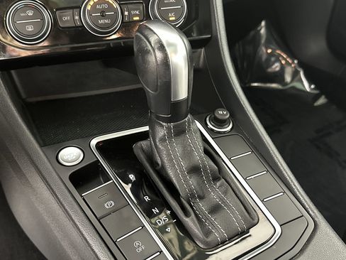 Used 2020 Volkswagen Jetta R-Line w/ R-Line Cold Weather Package image 24