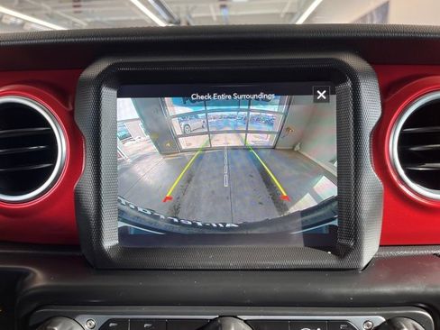 Used 2022 Jeep Wrangler Rubicon w/ Cold Weather Group image 24