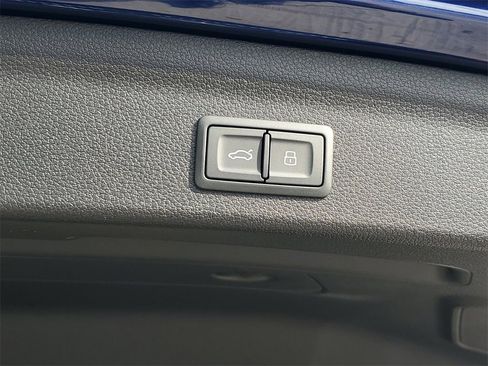 New 2025 Audi Q3 2.0T Premium image 31