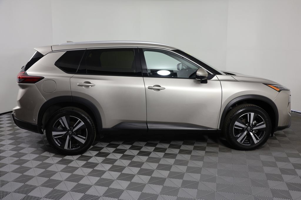 Used 2025 Nissan Rogue SL w/ SL Premium Package AWD/4WD image 9