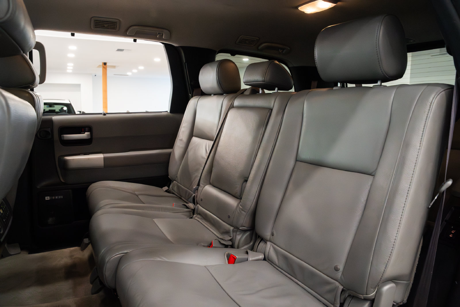 Used 2008 Toyota Sequoia Limited w/ Cold Area Pkg AWD/4WD image 20