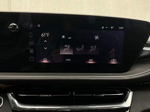 Used 2025 Buick Envista Sport Touring image 28