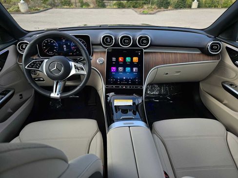 Used 2025 Mercedes-Benz C 300 Sedan image 20