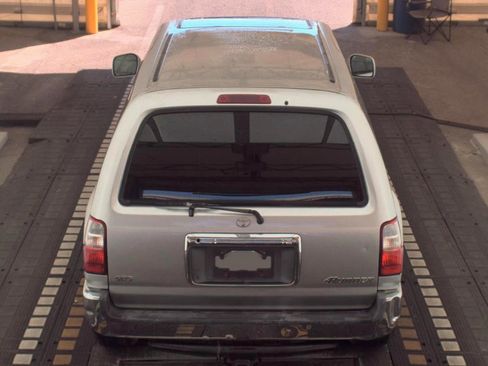 Used 2002 Toyota 4Runner SR5 RWD image 2