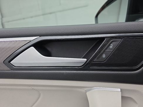 Used 2024 Volkswagen Tiguan SE R-Line AWD/4WD image 16