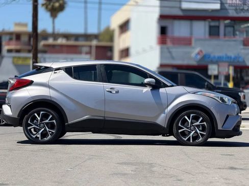 Used 2018 Toyota C-HR XLE FWD image 18