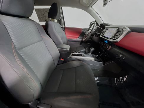 Used 2023 Toyota Tacoma SR5 image 31