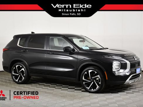 Used 2023 Mitsubishi Outlander SE AWD/4WD image 1