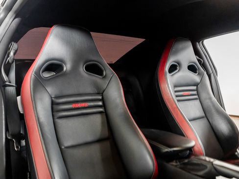 Used 2015 Nissan GT-R Black Edition image 28