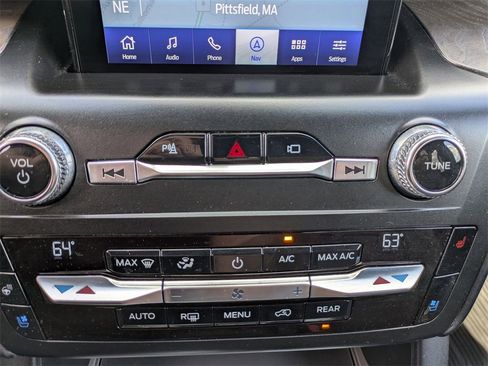 Used 2020 Ford Explorer Platinum w/ Premium Technology Package image 25