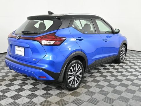 Used 2023 Nissan Kicks SV image 9