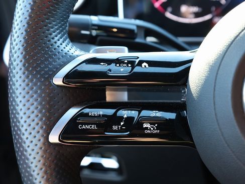 Used 2024 Mercedes-Benz CLE 300 4MATIC Coupe image 36