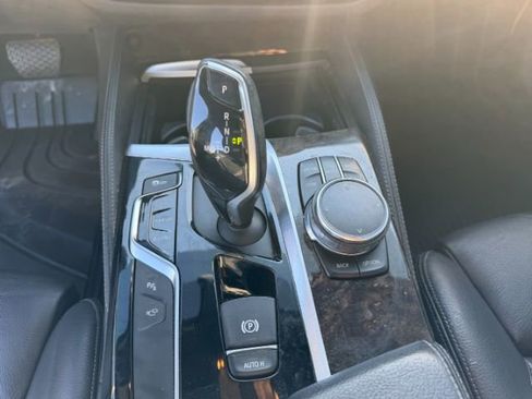Used 2018 BMW 530i xDrive image 14