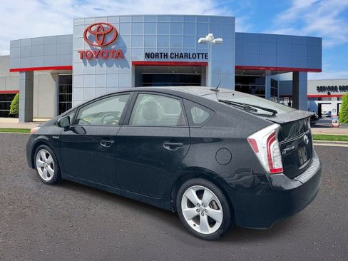 Used 2014 Toyota Prius Five w/ Advanced Technology Package FWD image 4