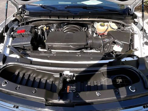 Used 2022 Chevrolet Suburban RST w/ Luxury Package image 11