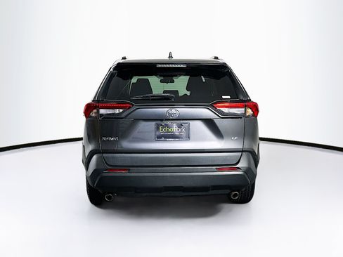 Used 2021 Toyota RAV4 LE FWD image 7