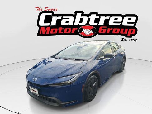 Certified 2025 Toyota Prius LE FWD image 1