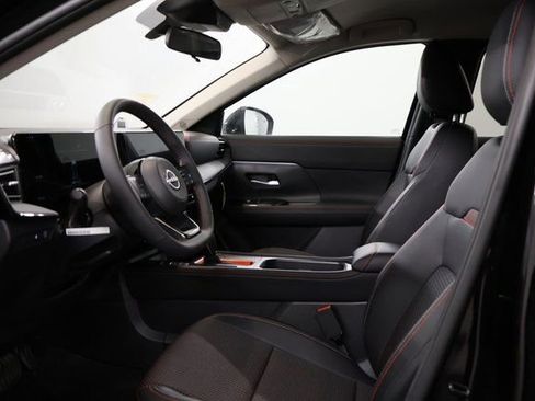 New 2026 Nissan Kicks SR w/ Cold Weather Package FWD image 9