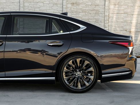 Used 2019 Lexus LS 500 w/ Interior Upgrade Package RWD image 13