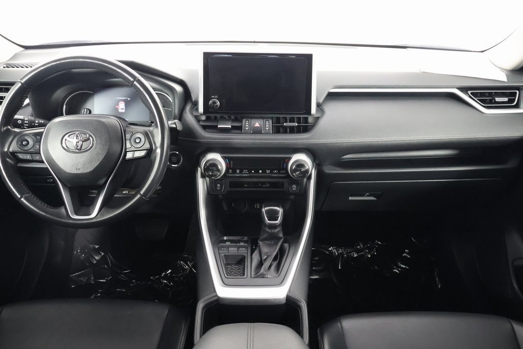 Used 2023 Toyota RAV4 XLE Premium FWD image 8