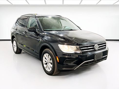 Used 2020 Volkswagen Tiguan S image 3