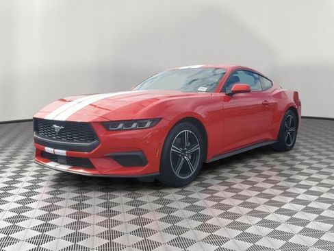 Used 2024 Ford Mustang Coupe RWD image 3