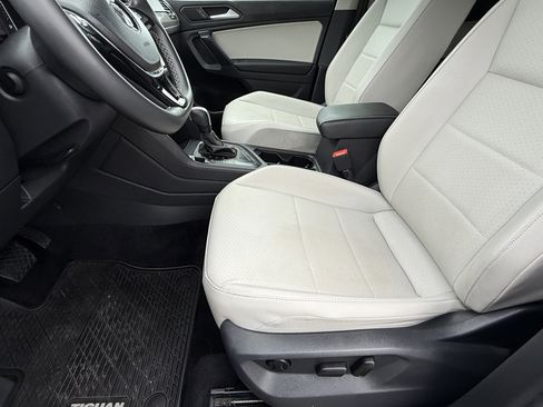 Used 2021 Volkswagen Tiguan SEL FWD image 21